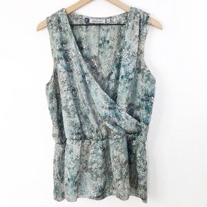 SALE!!! • Jennifer Lopez Sleeveless Blouse X-Large